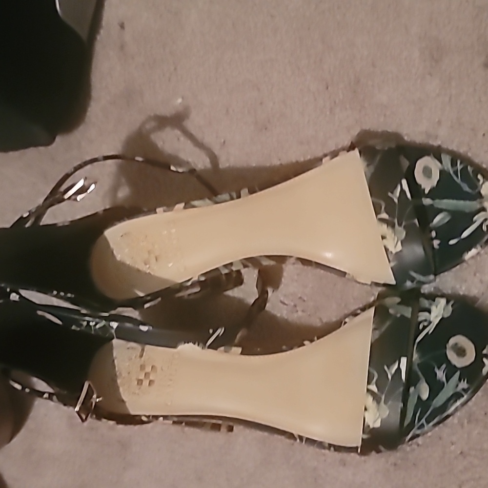 Vince Camuto Floral Strappy Heeled Sandal in 8.5